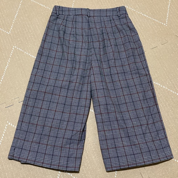 Express Cropped Culottes Pants - Picture 3 of 6